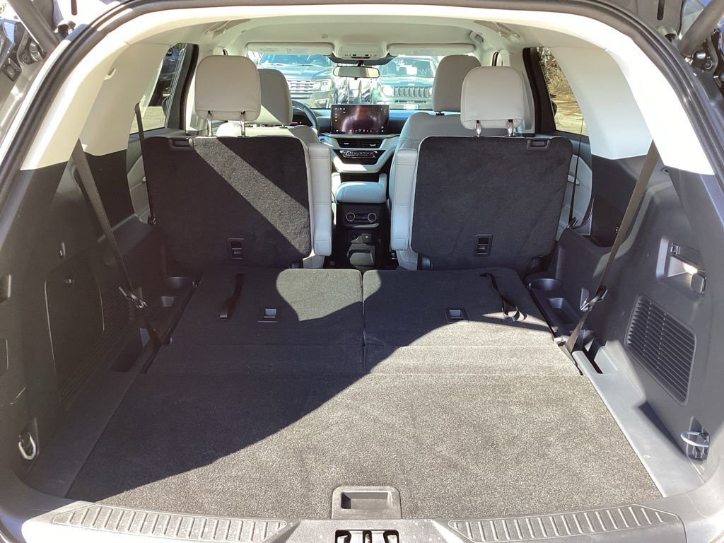 New 2026 Ford Explorer Active w/ Active Comfort Package image 11