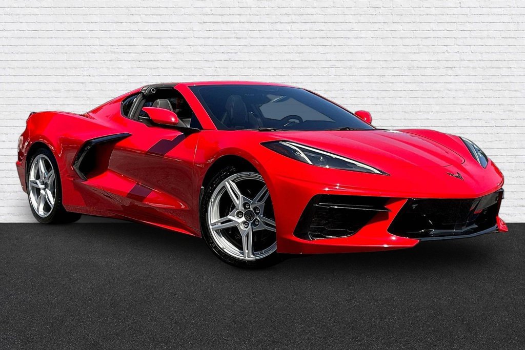 Used 2022 Chevrolet Corvette Stingray Preferred Cpe w/ Engine Appearance Package RWD image 3