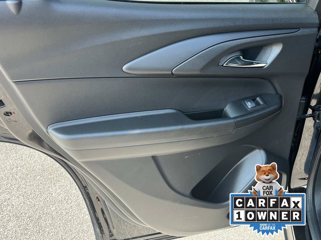 Used 2022 Chevrolet TrailBlazer RS w/ Sun and Liftgate Package image 17