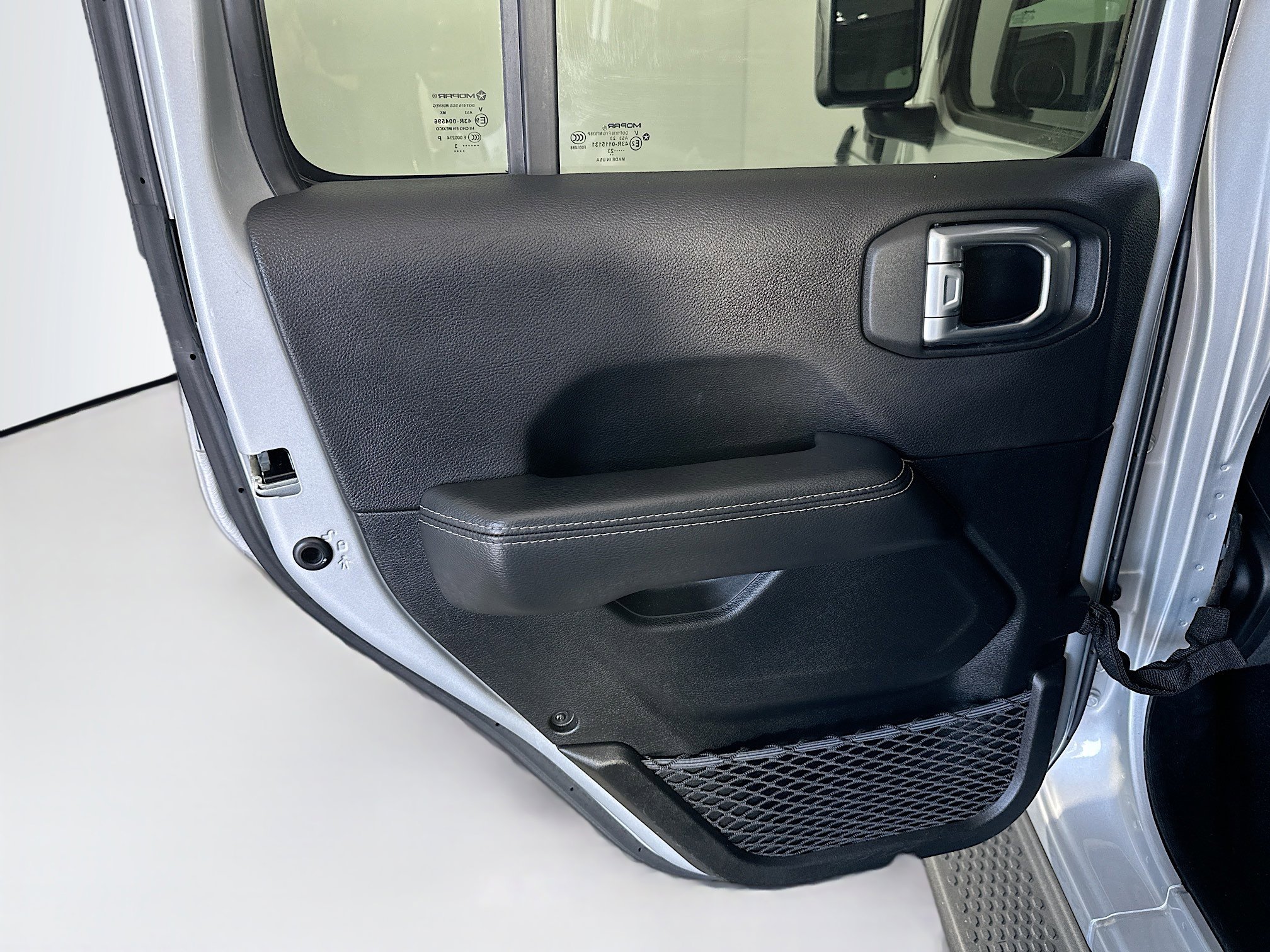 Used 2023 Jeep Wrangler Sahara w/ Cold Weather Group image 26