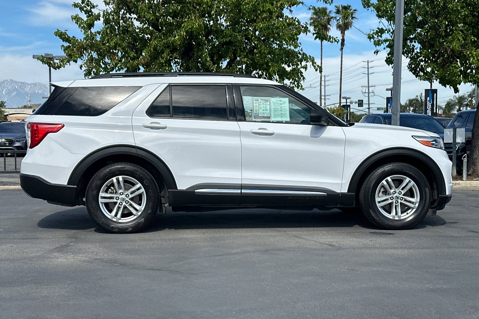 Used 2023 Ford Explorer XLT w/ Equipment Group 202A image 3