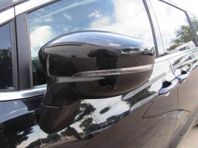 Used 2024 Chrysler Pacifica Touring-L FWD image 17