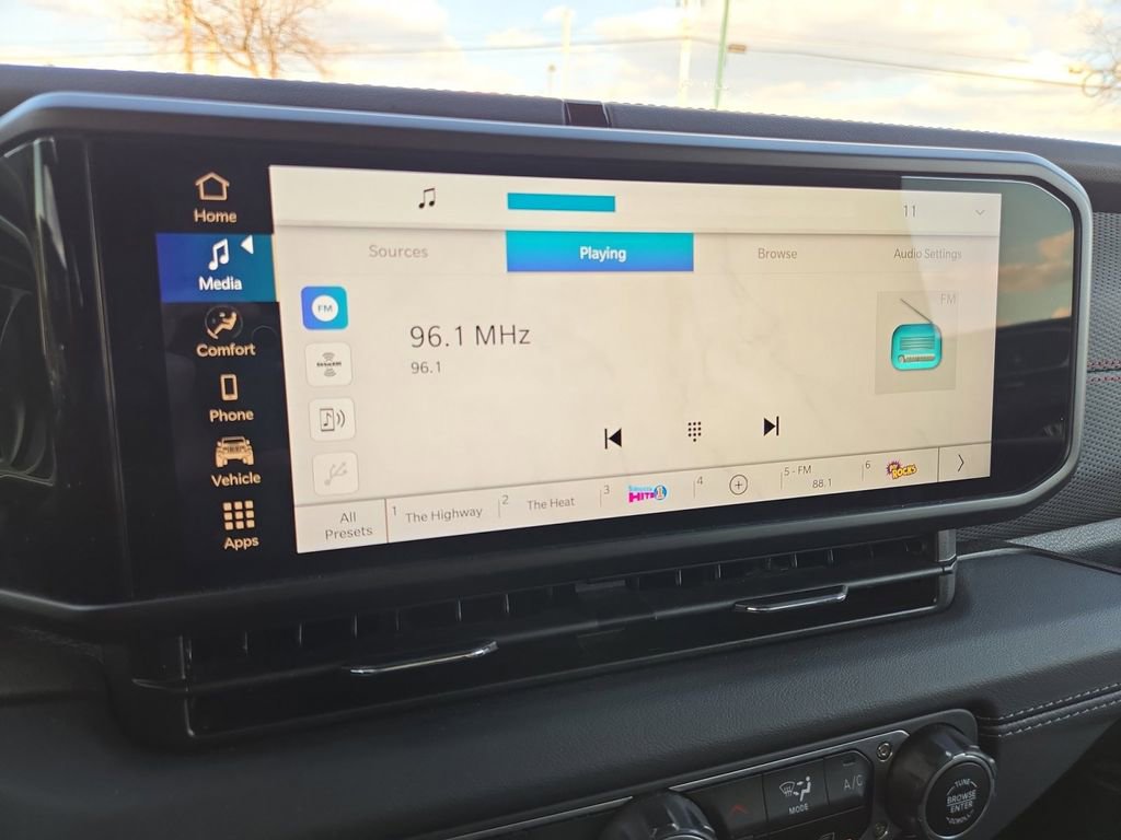 Used 2024 Jeep Wrangler Unlimited Rubicon image 17