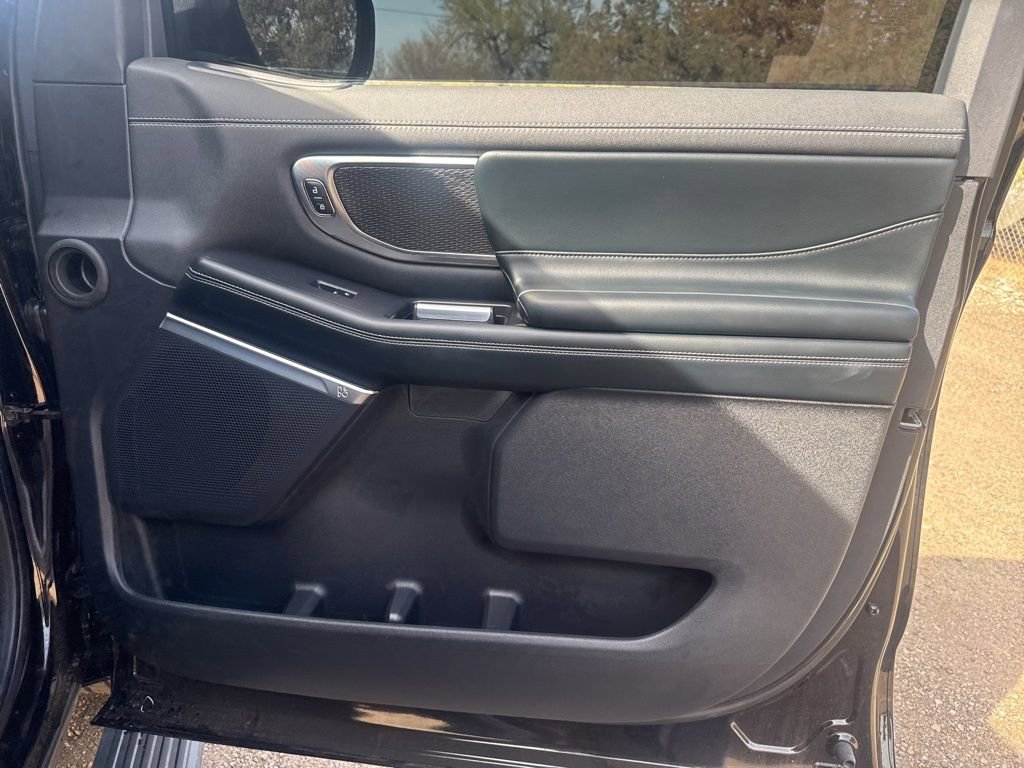 Used 2025 Ford Expedition Max Platinum w/ Stealth Appearance Package image 41