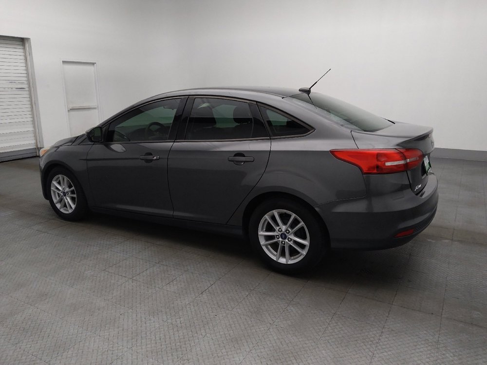 Used 2018 Ford Focus SE FWD image 3