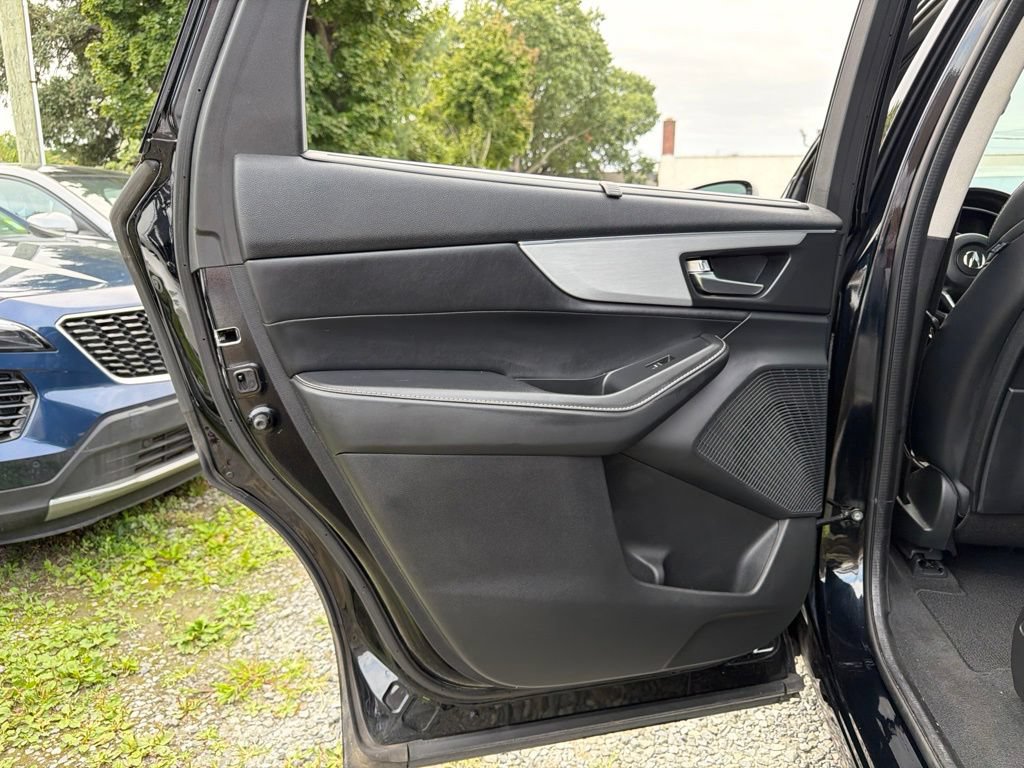 Used 2023 Acura MDX w/ Technology Package AWD/4WD image 28