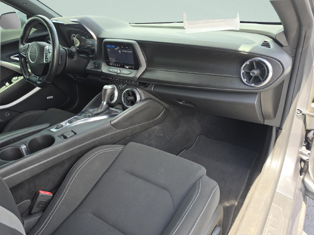 Used 2021 Chevrolet Camaro LT w/ Technology Package RWD image 21