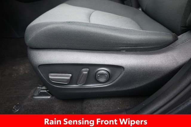 Used 2021 Toyota RAV4 XLE w/ Convenience Package AWD/4WD image 23