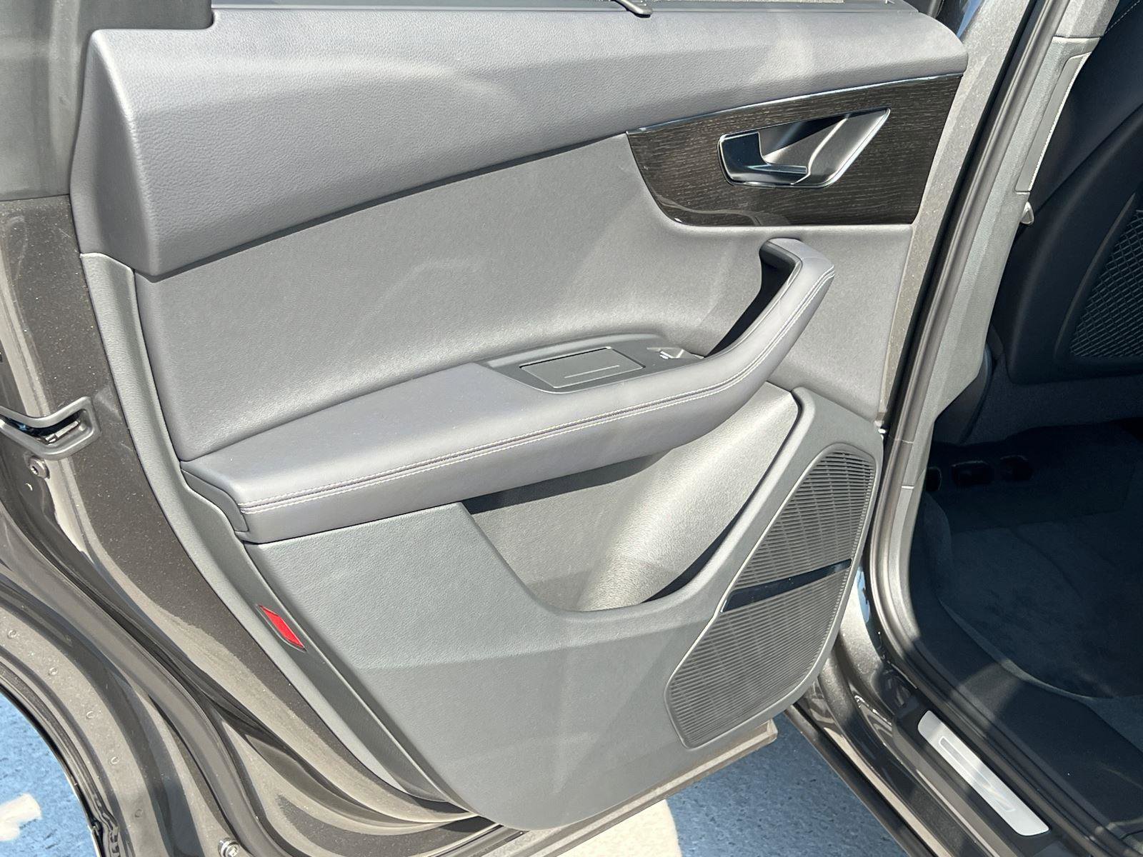 New 2025 Audi Q7 3.0T Premium Plus image 15