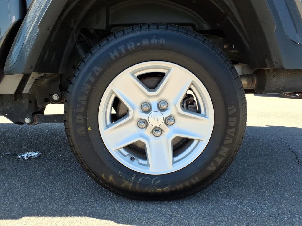 Used 2021 Jeep Gladiator Sport image 21