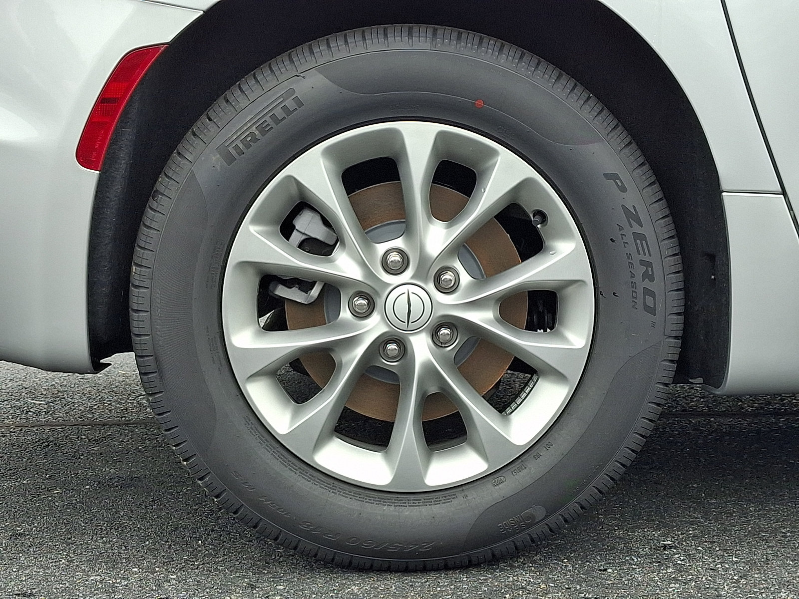 New 2026 Chrysler Pacifica Select AWD/4WD image 5