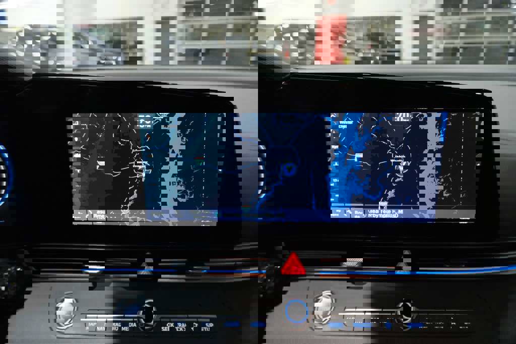 Used 2025 Hyundai Elantra SEL image 26