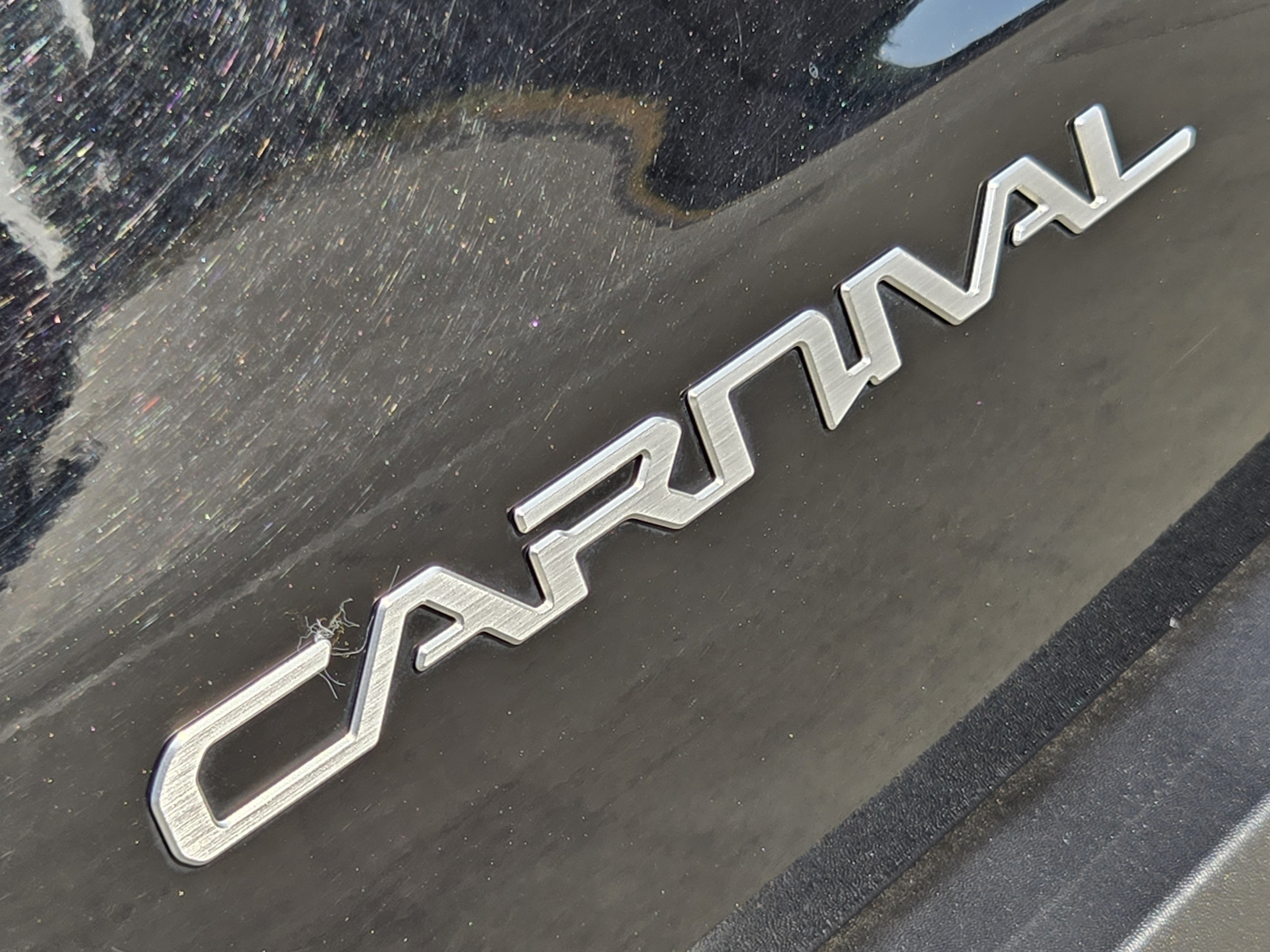 Used 2025 Kia Carnival FWD image 32