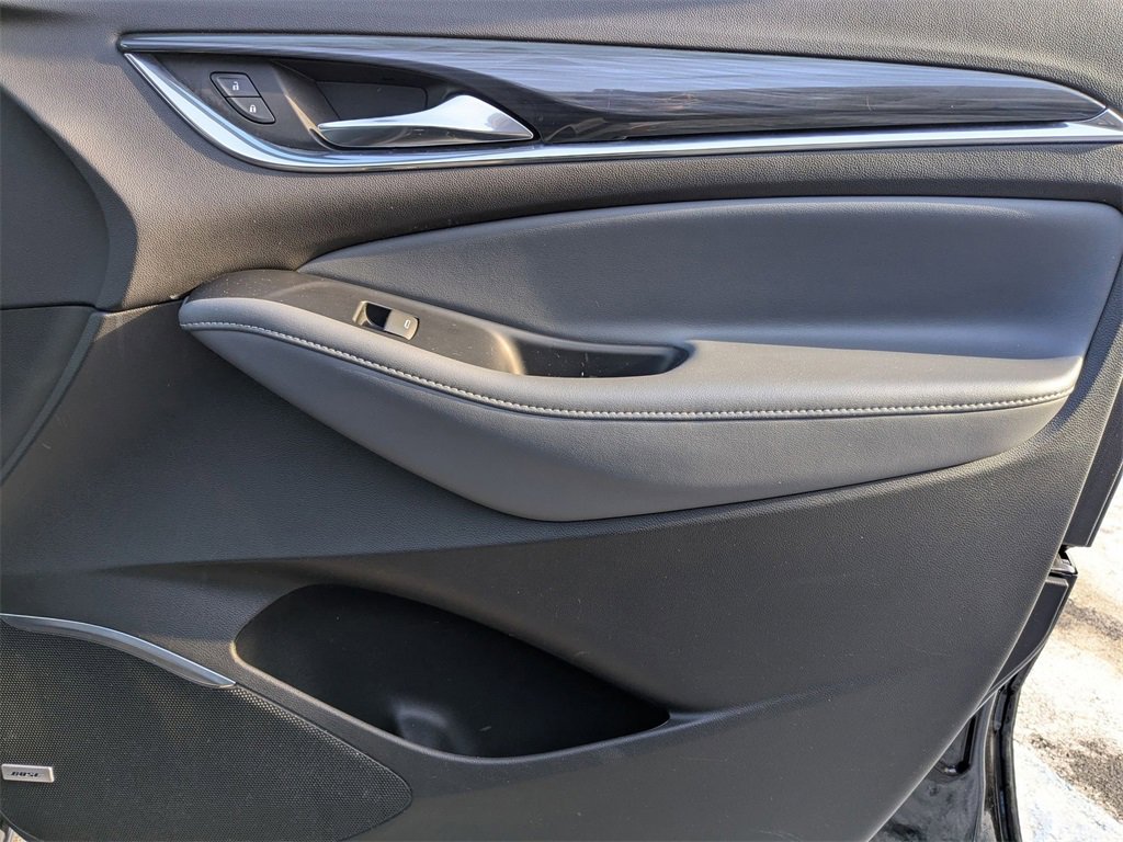 Used 2024 Buick Enclave Premium image 39