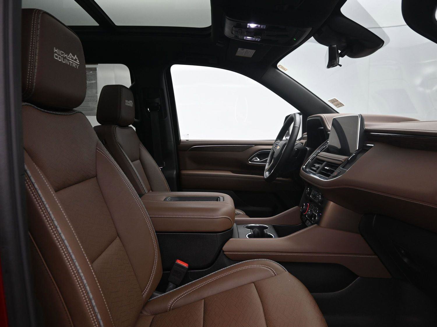 Used 2024 Chevrolet Suburban High Country image 13
