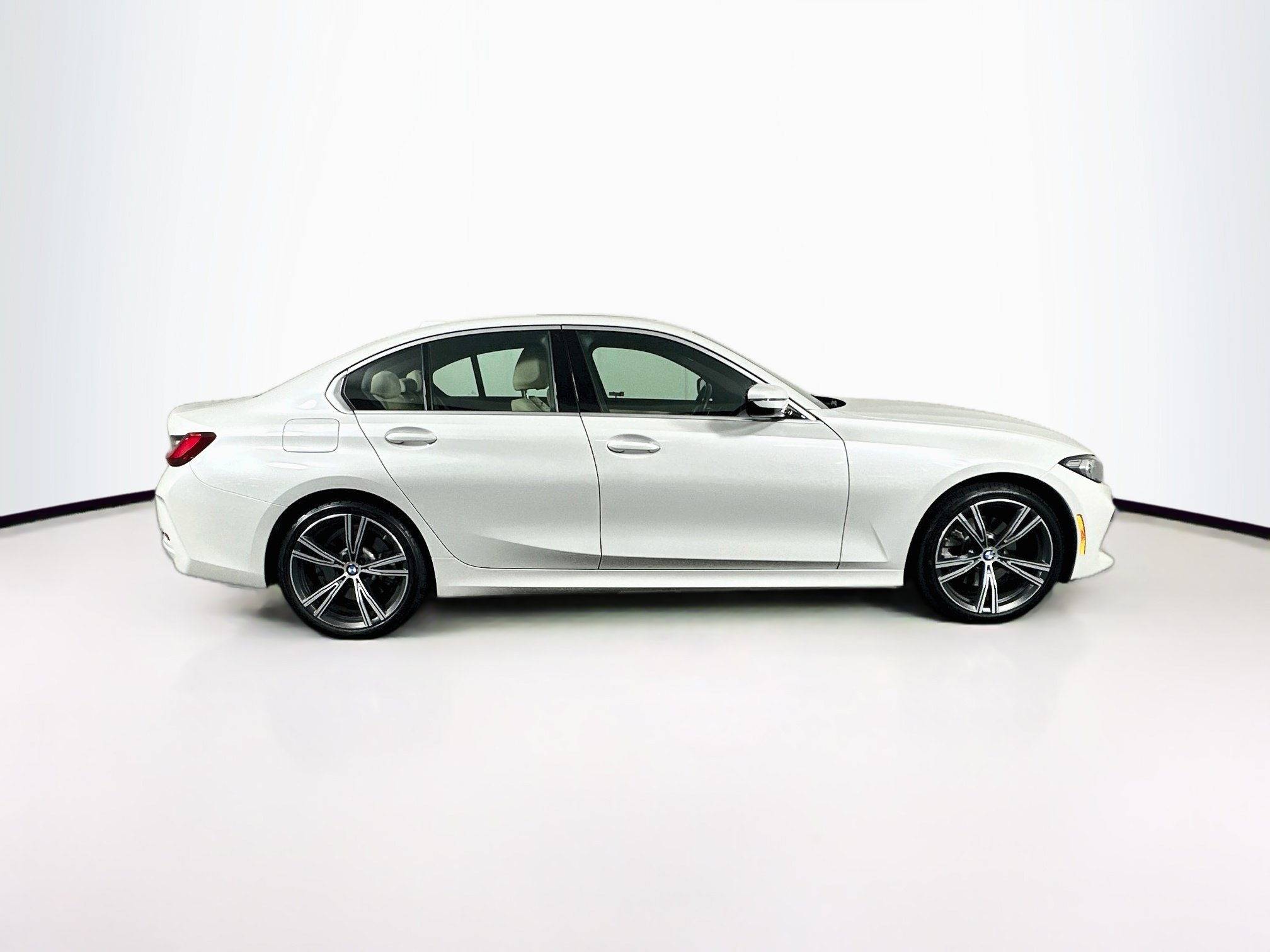 Used 2024 BMW 330i Sedan w/ Premium Package RWD image 10