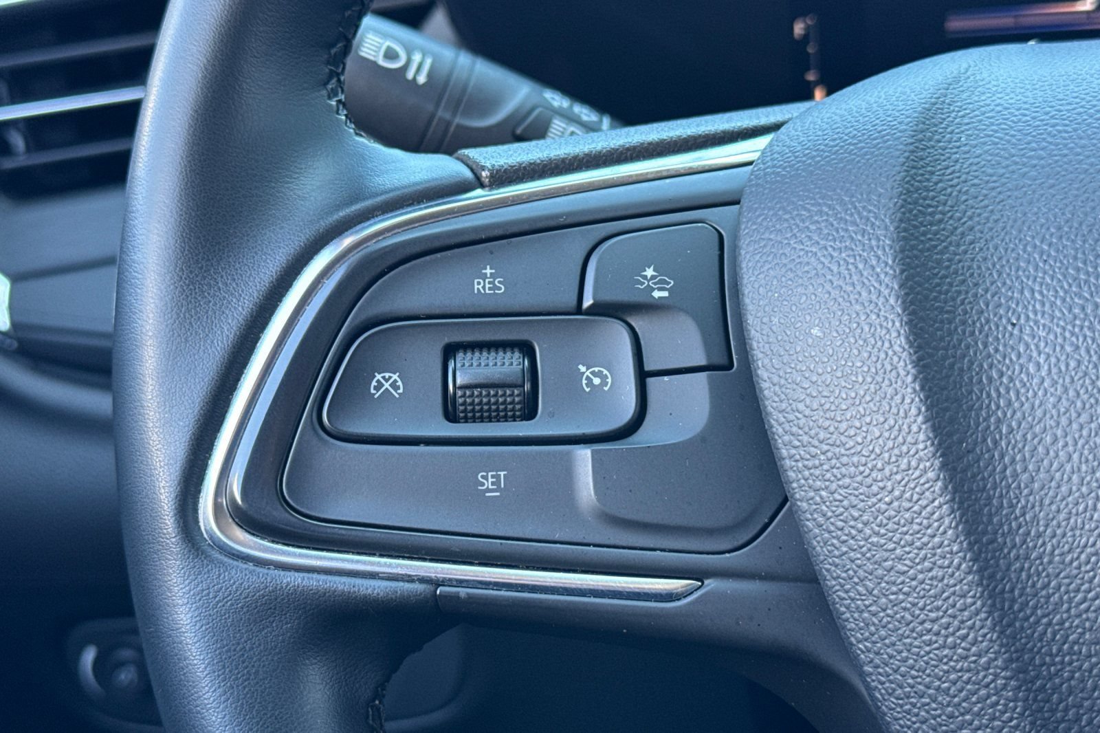 Used 2024 Buick Encore GX Sport Touring FWD image 32