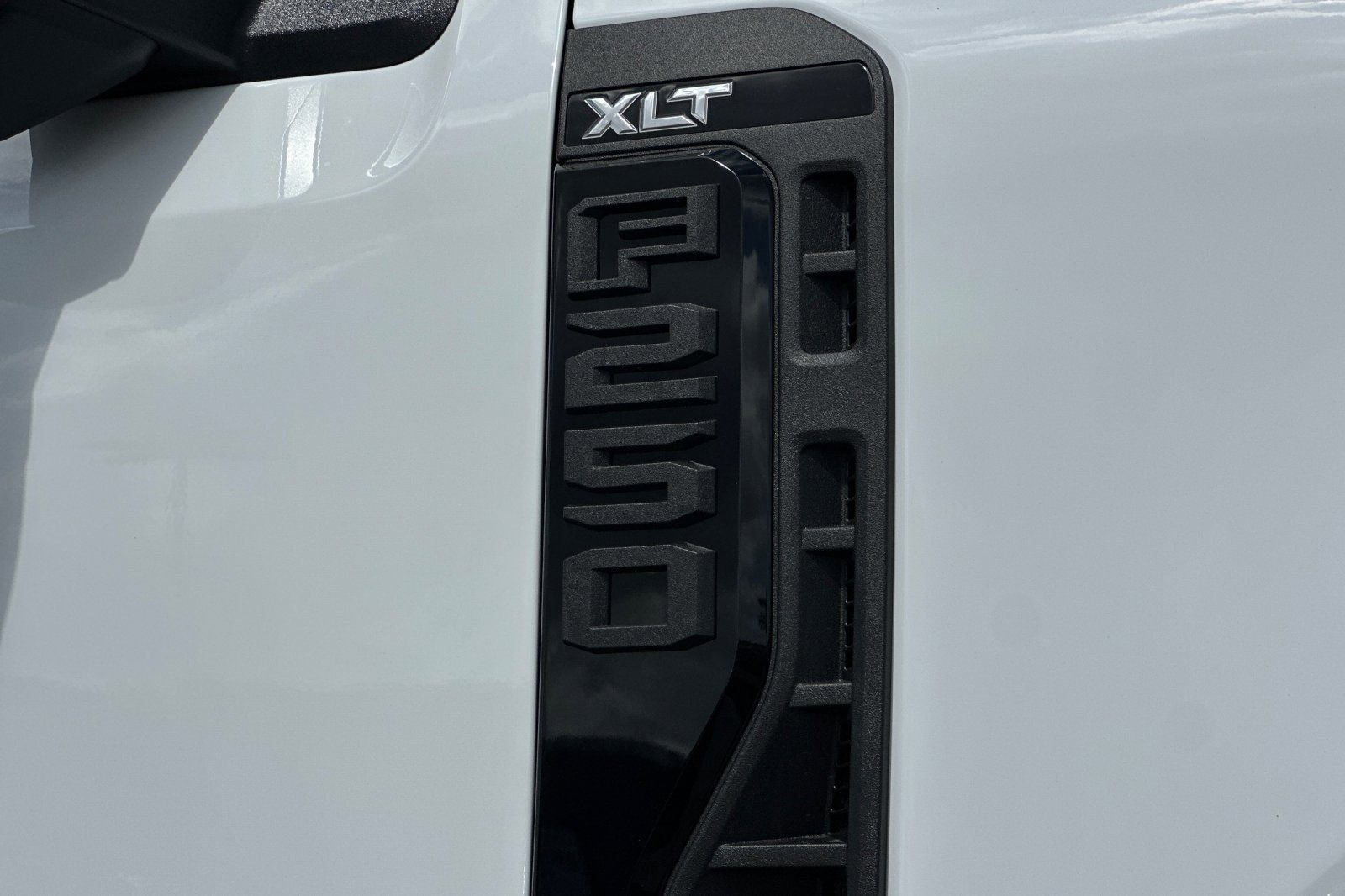 New 2026 Ford F250 XLT w/ XLT Premium Package AWD/4WD image 25