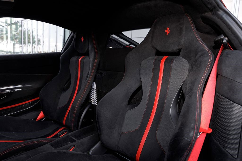 Used 2019 Ferrari 488 Pista Coupe RWD image 17