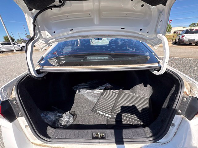 Used 2021 Nissan Versa S FWD image 25