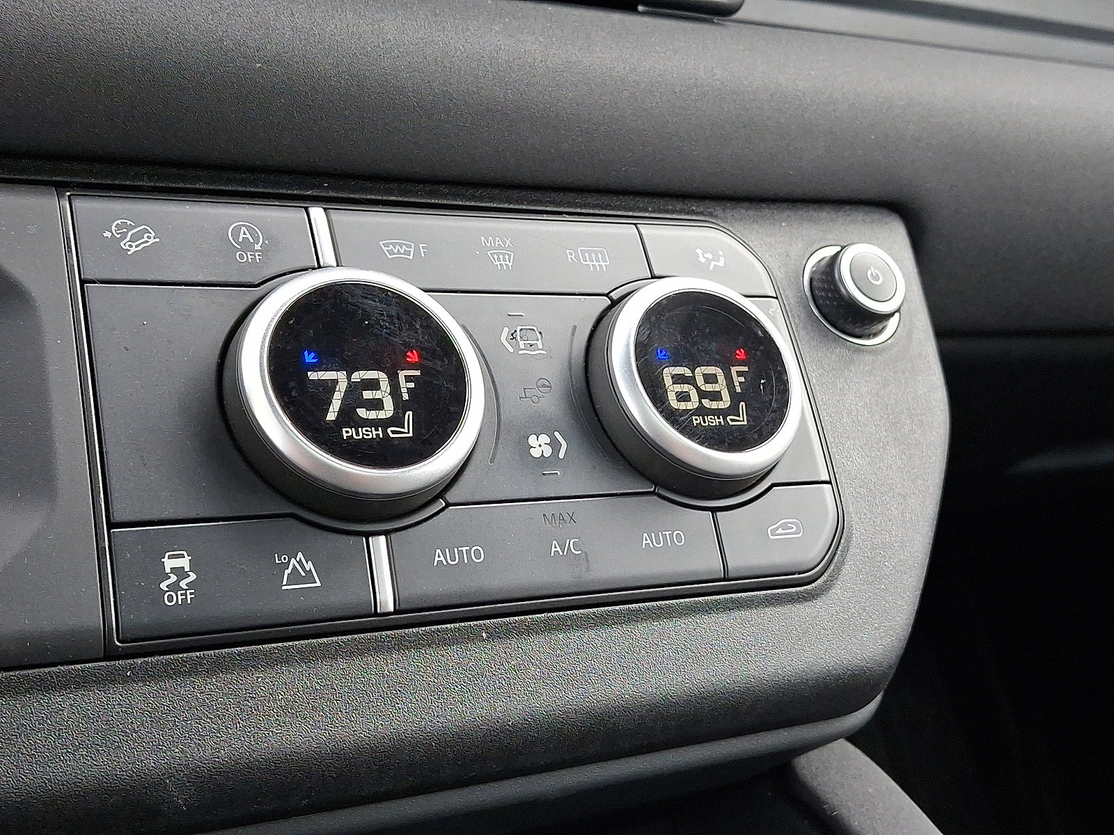 Certified 2023 Land Rover Defender 110 X-Dynamic SE image 12