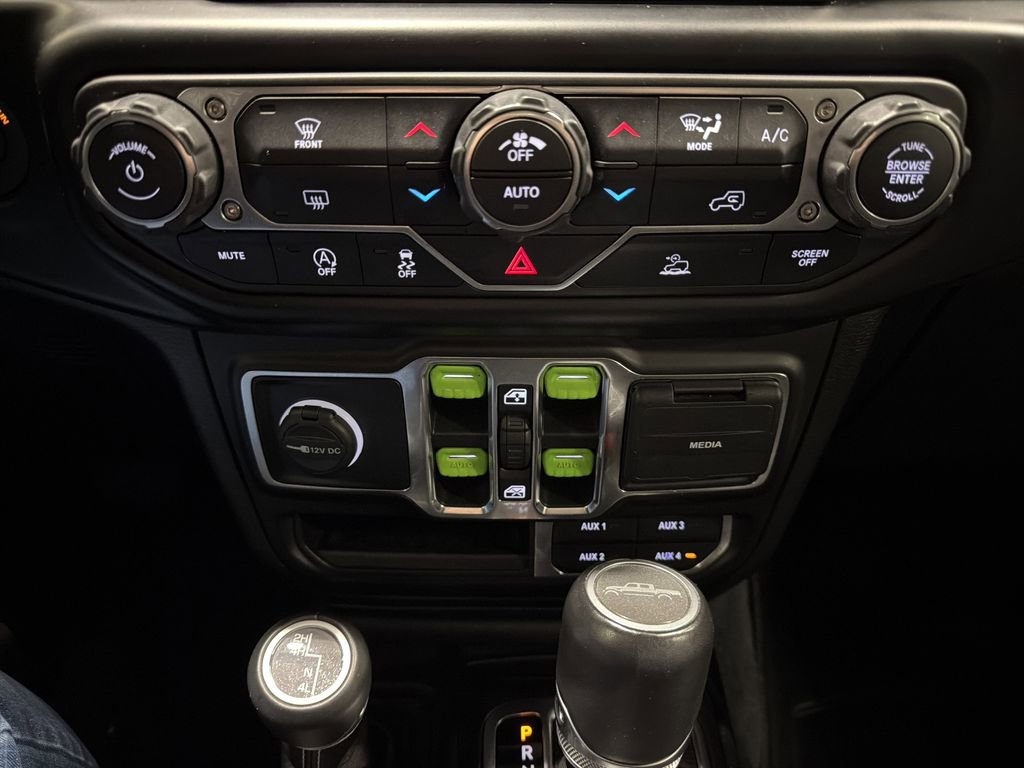 Used 2021 Jeep Gladiator Overland w/ Popular Equipment Package AWD/4WD image 9