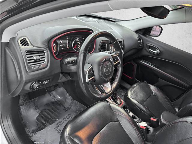 Used 2018 Jeep Compass Trailhawk w/ Leather Interior Group AWD/4WD image 10