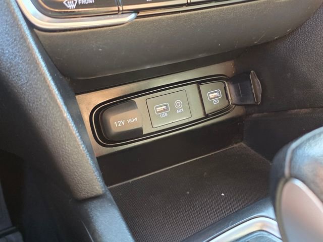 Used 2020 Hyundai Santa Fe SE image 29