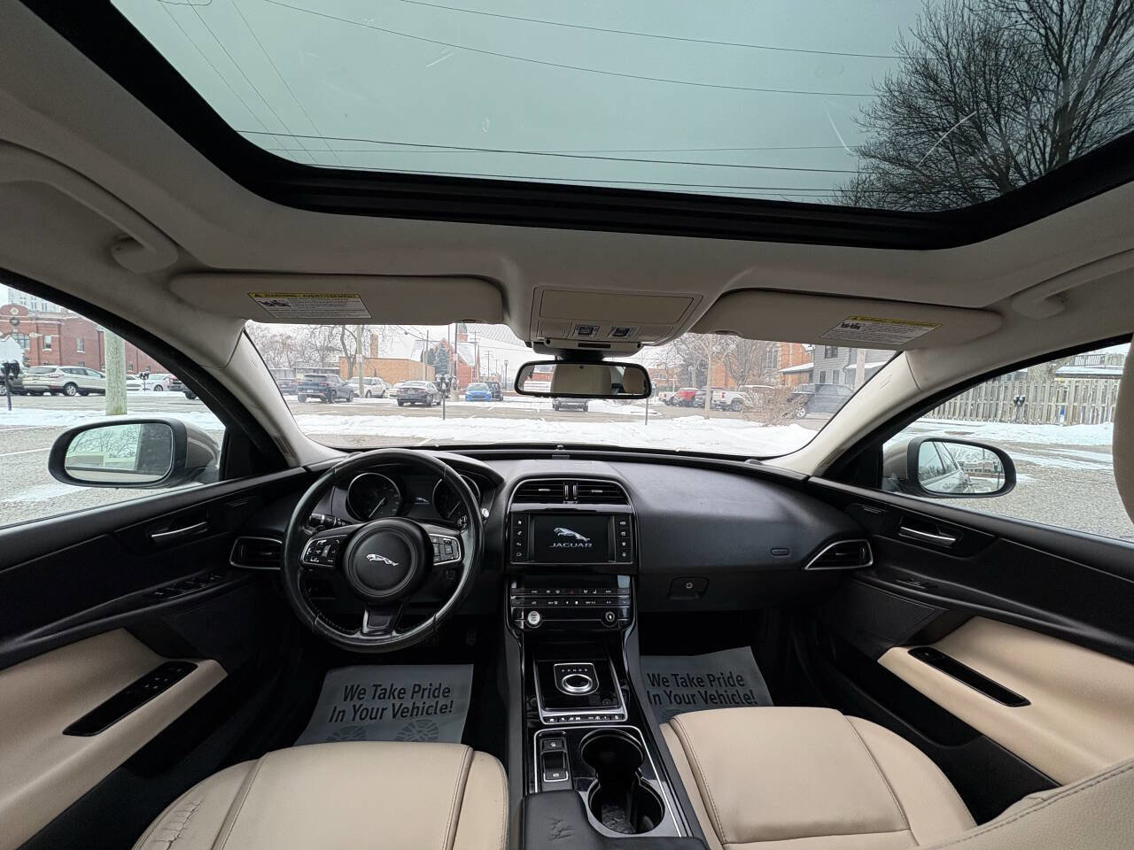 Used 2017 Jaguar XE Premium image 20