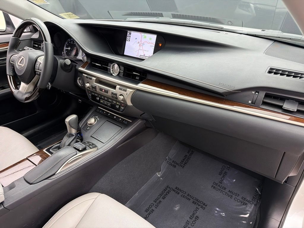 Used 2017 Lexus ES 350 w/ Luxury Package FWD image 26