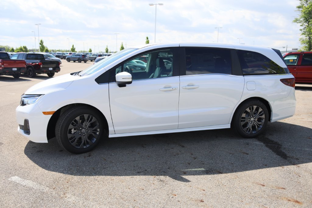 New 2027 Honda Odyssey Touring image 8