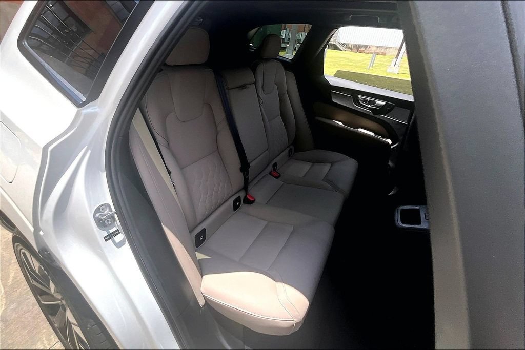 Used 2026 Volvo XC60 B5 Plus AWD/4WD image 37