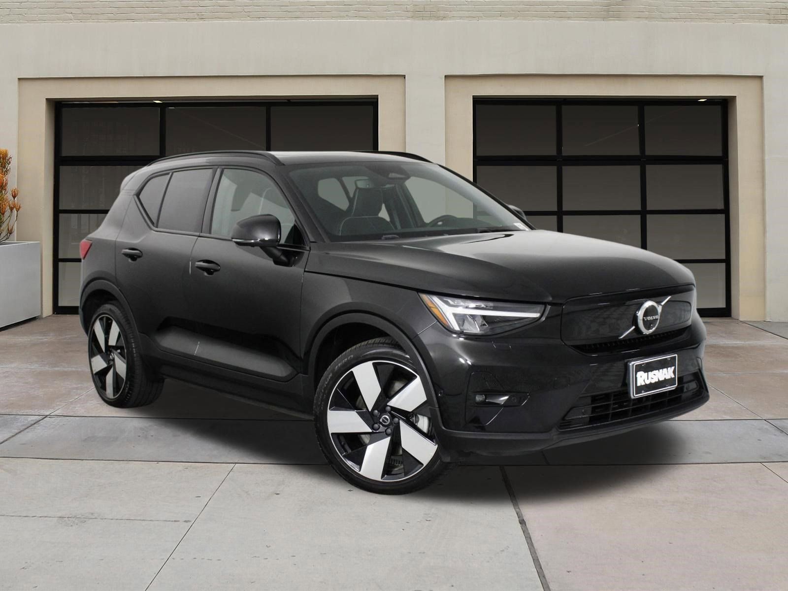 Certified 2023 Volvo XC40 Recharge Ultimate image 32