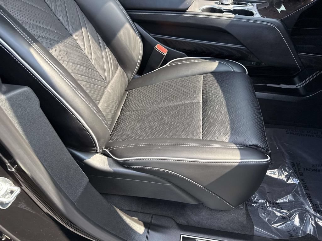 Certified 2026 Cadillac Vistiq Platinum AWD/4WD image 27