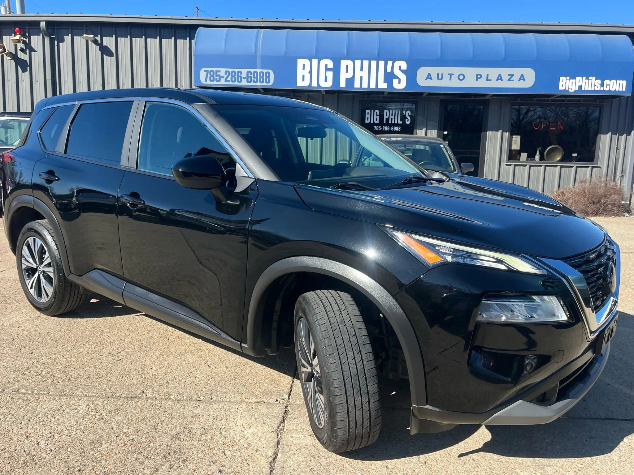 Used 2023 Nissan Rogue SV image 7