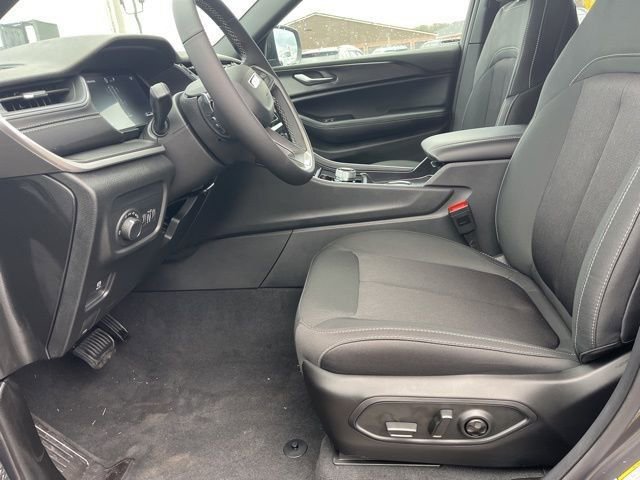 New 2025 Jeep Grand Cherokee 4WD image 11