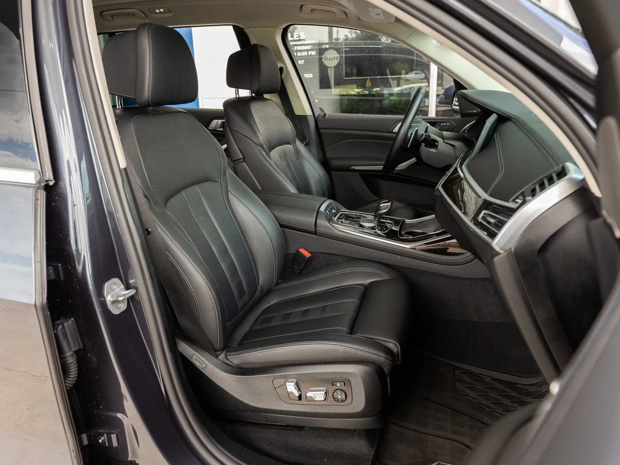 Used 2022 BMW X7 xDrive40i w/ Premium Package AWD/4WD image 20