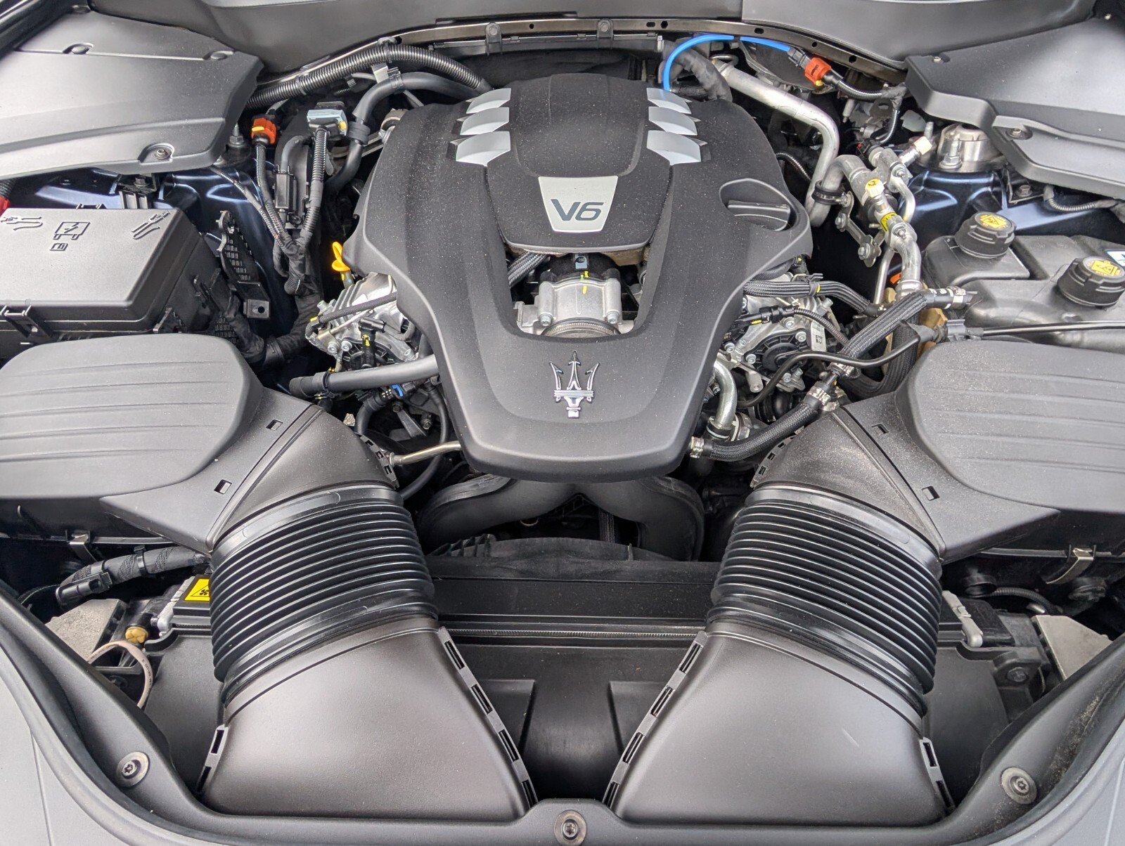 Used 2022 Maserati Levante GT AWD/4WD image 24