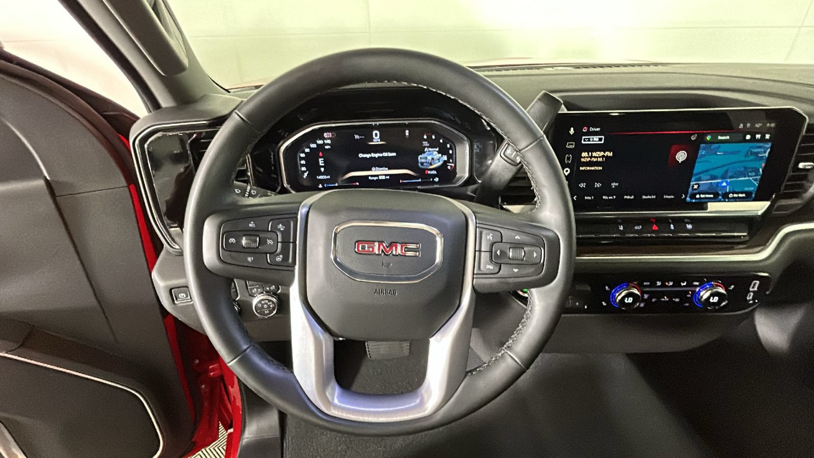 Used 2026 GMC Sierra 2500 SLE w/ SLE Value Package; AWD/4WD image 17