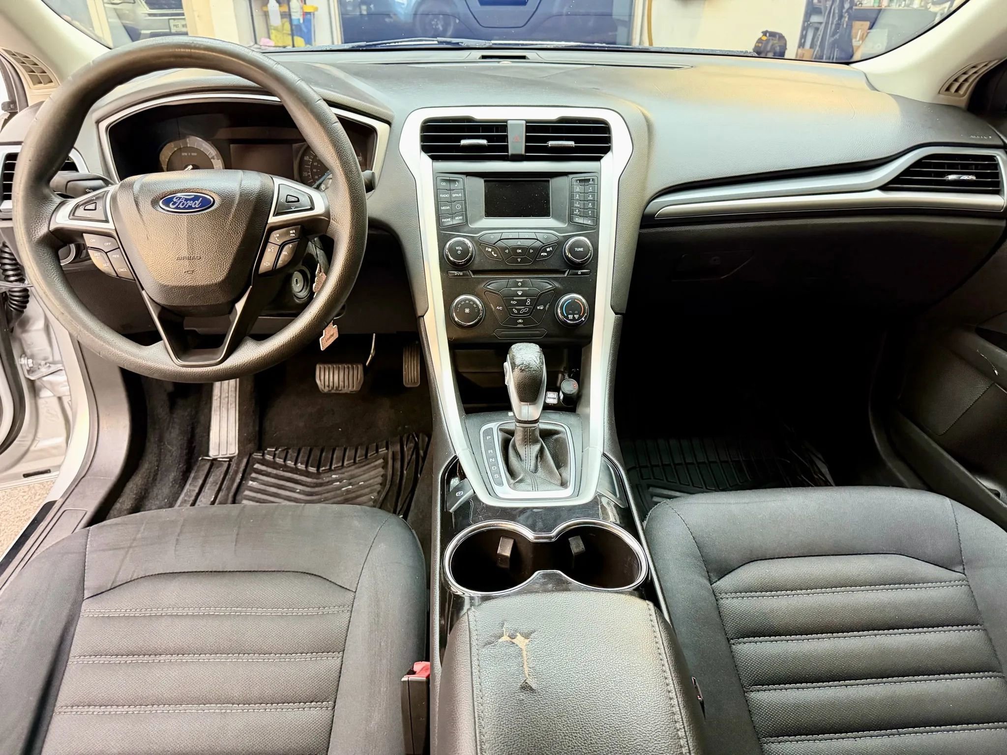 Used 2014 Ford Fusion SE image 10