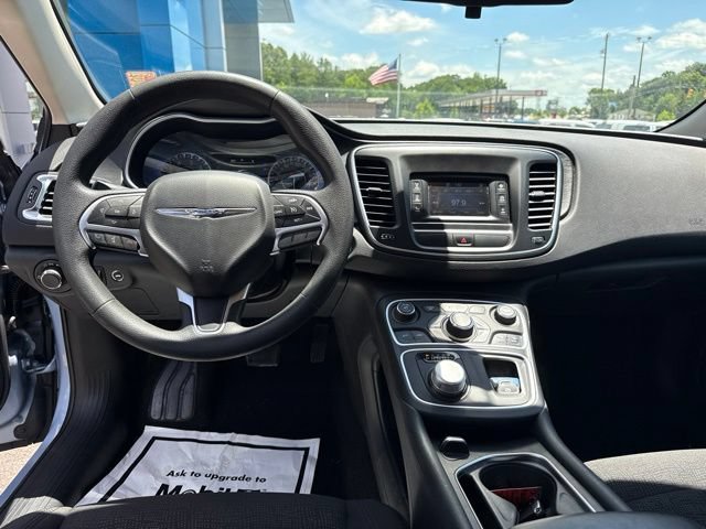 Used 2015 Chrysler 200 Limited FWD image 19