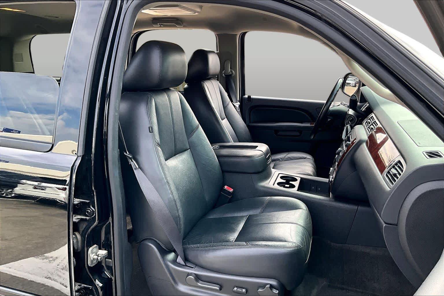 Used 2013 Chevrolet Tahoe LT w/ Texas Edition RWD image 8