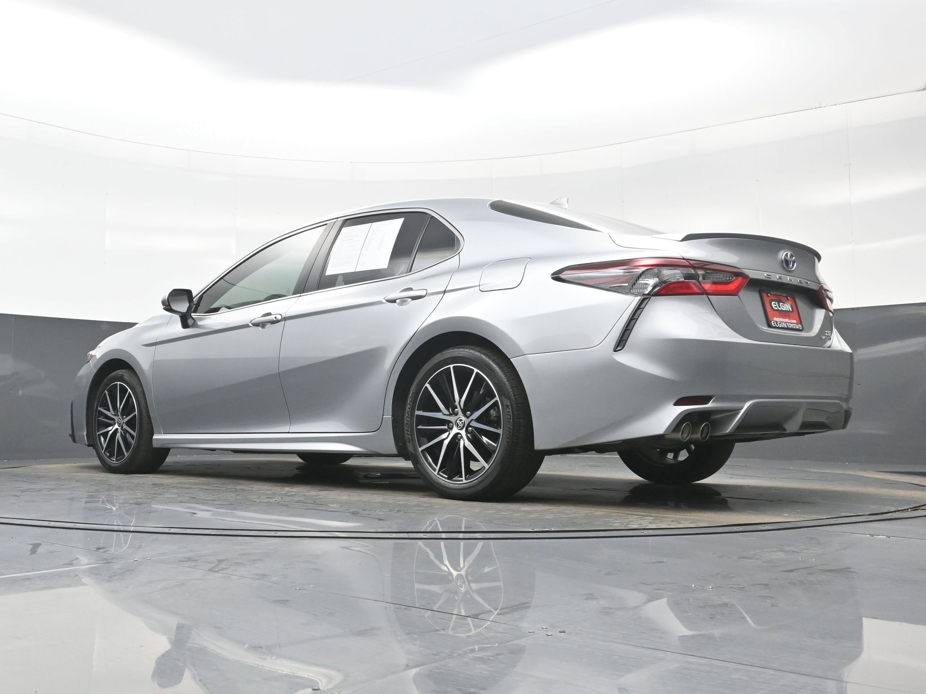 Used 2023 Toyota Camry SE image 29