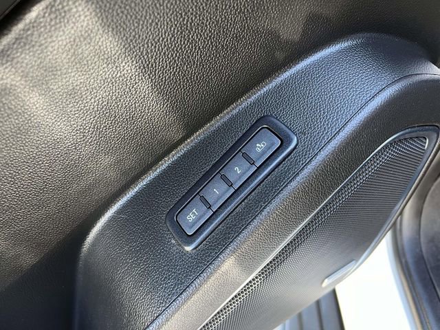 Used 2018 Chevrolet Suburban LT image 14