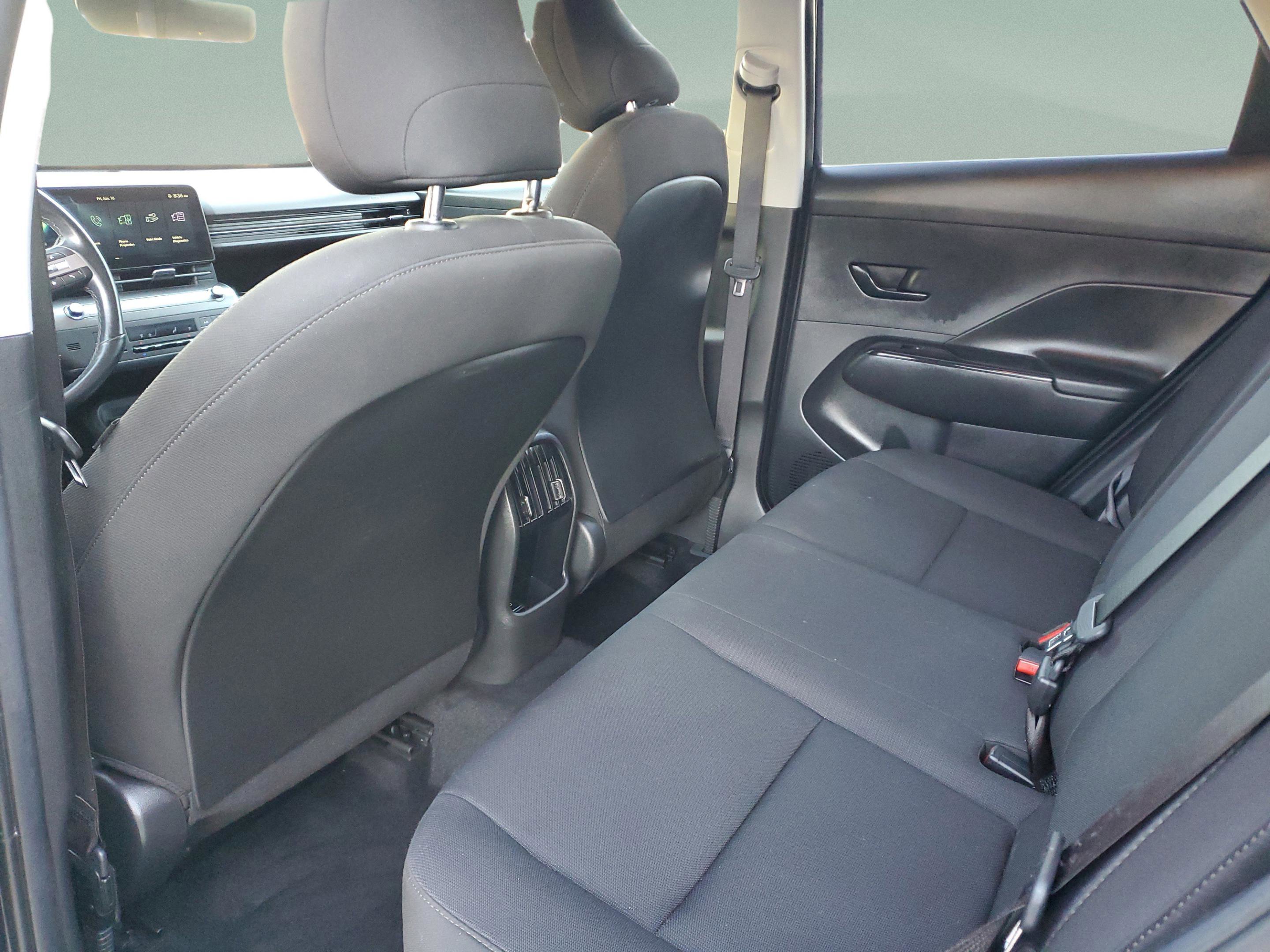 Used 2025 Hyundai Kona SEL image 9