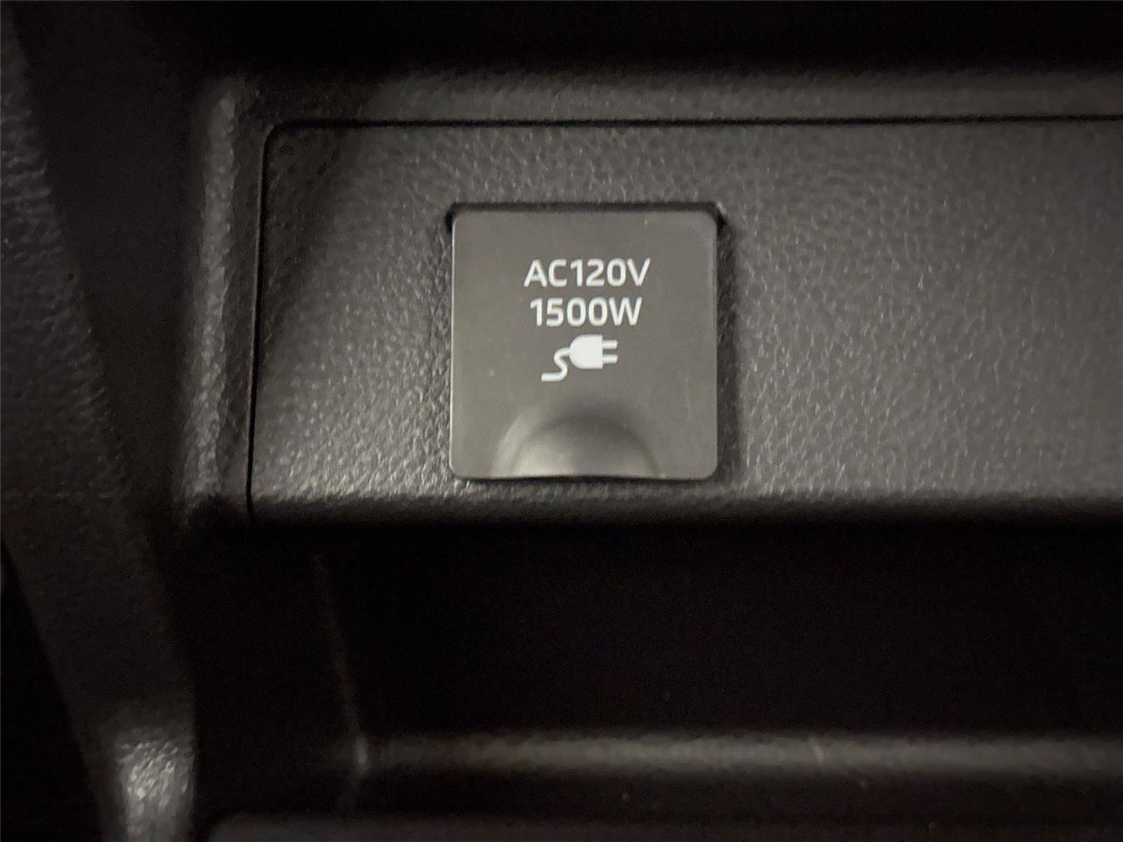 Certified 2025 Toyota Sienna XSE w/ XSE Plus Package FWD image 37