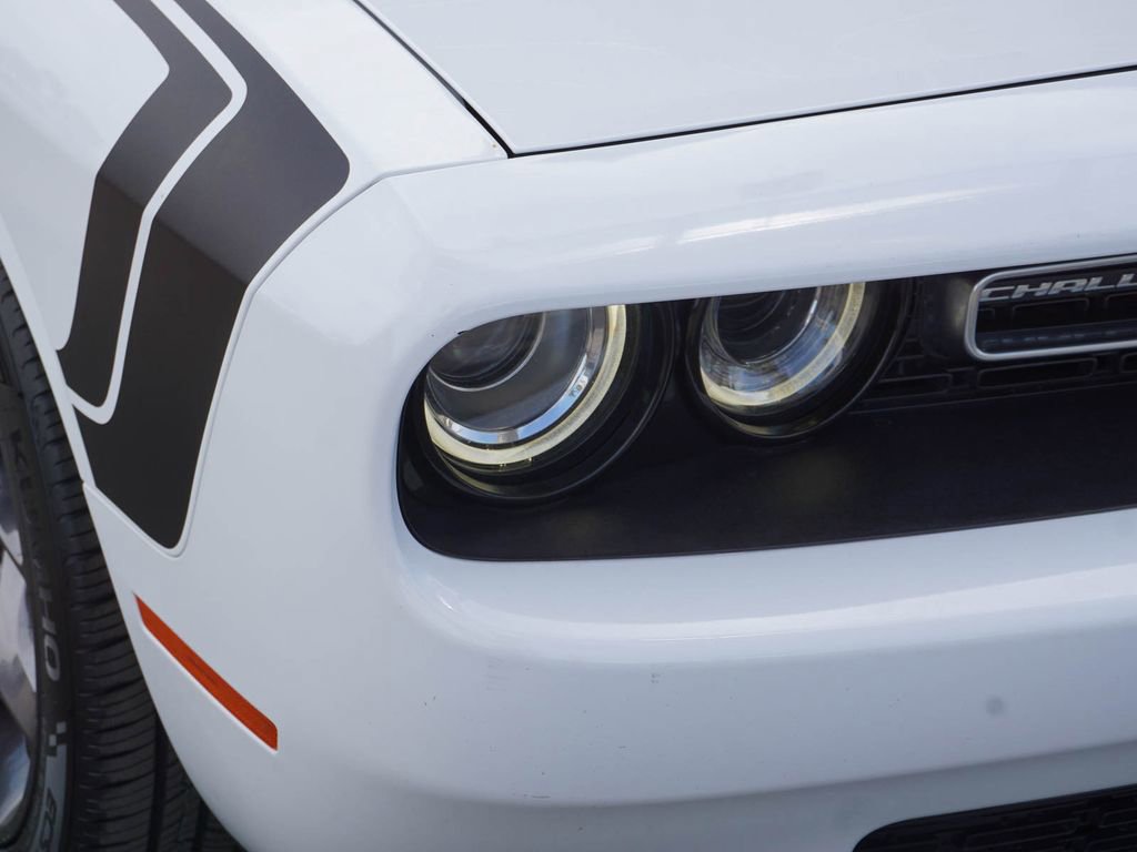 Used 2017 Dodge Challenger SXT RWD image 11