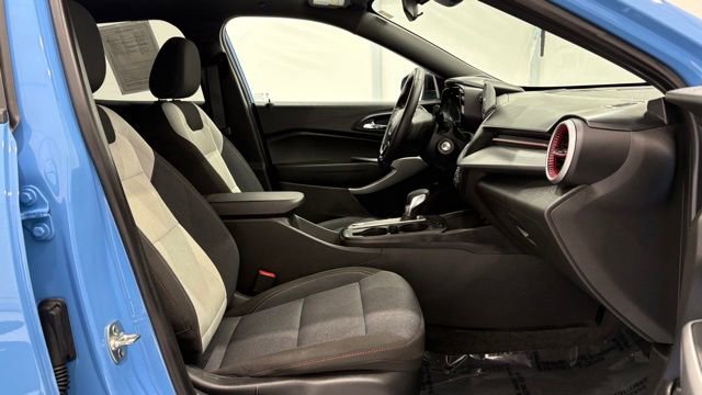 Used 2024 Chevrolet Trax RS w/ Sunroof Package FWD image 21