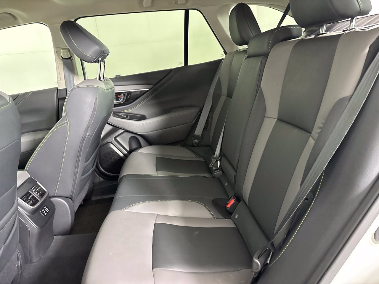 Used 2025 Subaru Outback Onyx Edition AWD/4WD image 25