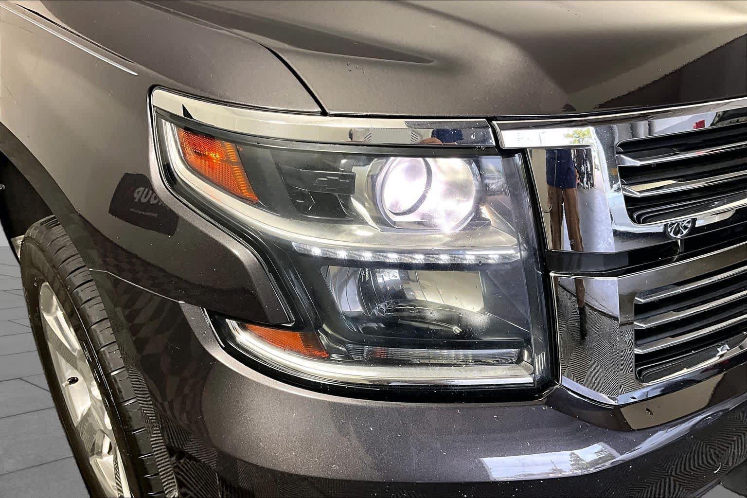 Used 2017 Chevrolet Suburban Premier AWD/4WD image 26